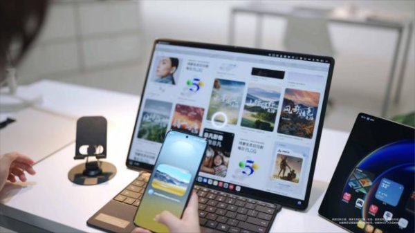 达麟操盘 Huawei's HarmonyOS 6 Pushes Toward System-Level AI as Smartphone Race Shifts to Intelligence